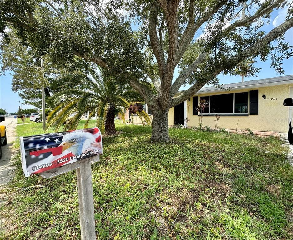 3525 EISENHOWER DRIVE HOLIDAY, FL 34691