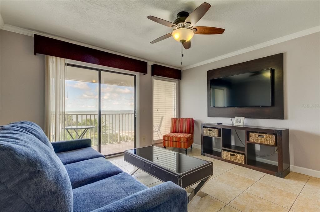2506 N ROCKY POINT DRIVE UNIT 457