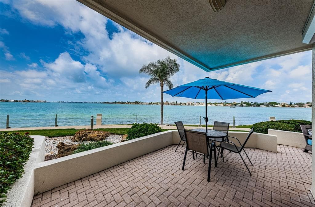 6105 BAHIA DEL MAR CIRCLE UNIT 187 ST PETERSBURG, FL 33715