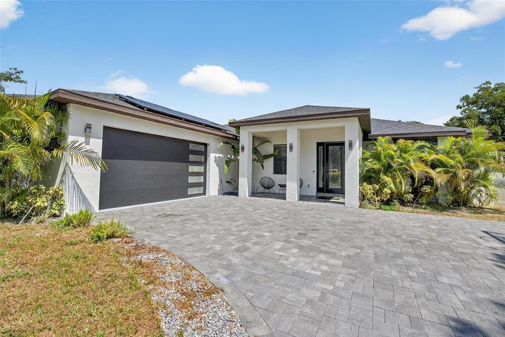 8256 MALVERN CIRCLE