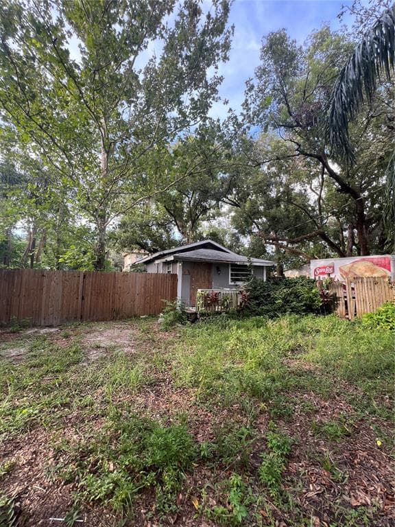 1208 E CHILKOOT AVENUE TAMPA, FL 33612