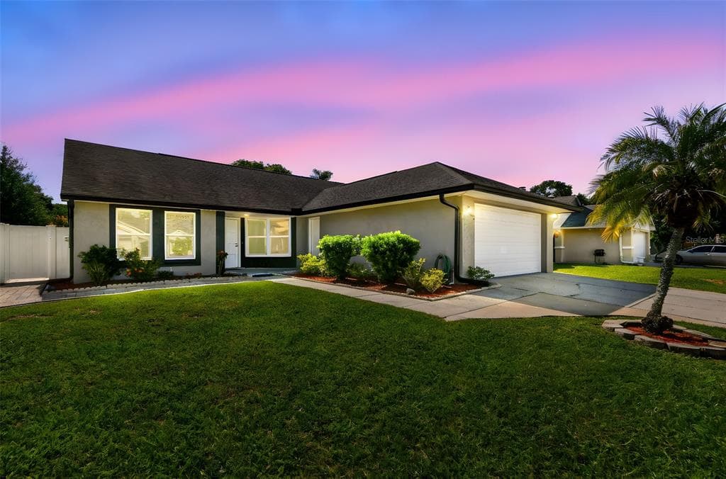 8725 MCADAM PLACE TAMPA, FL 33634
