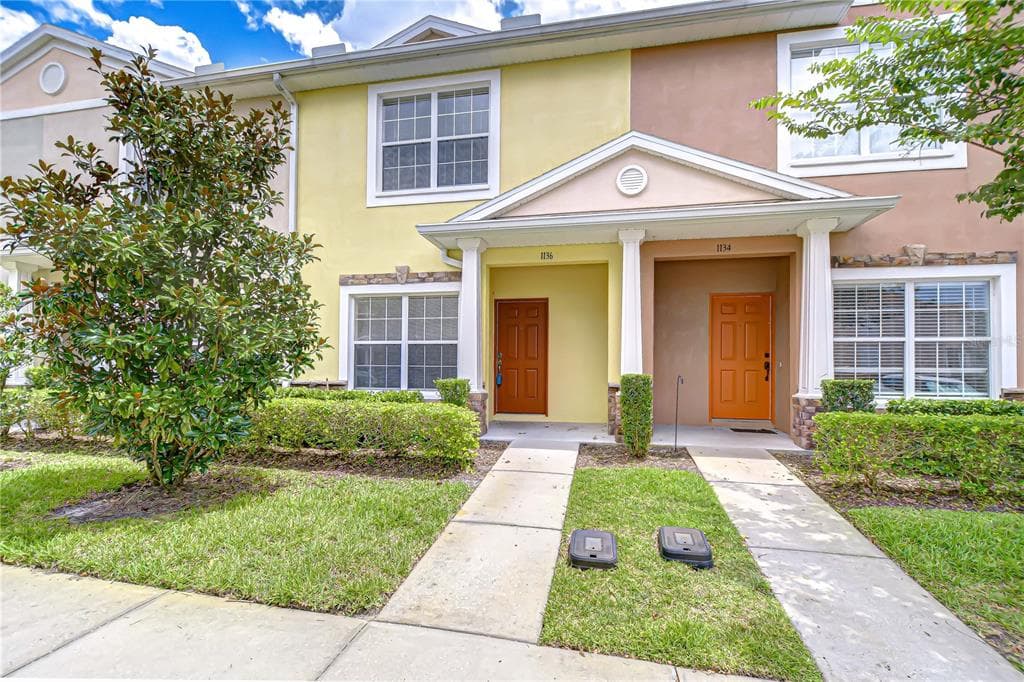 1136 SLEEPY OAK DRIVE WESLEY CHAPEL, FL 33543