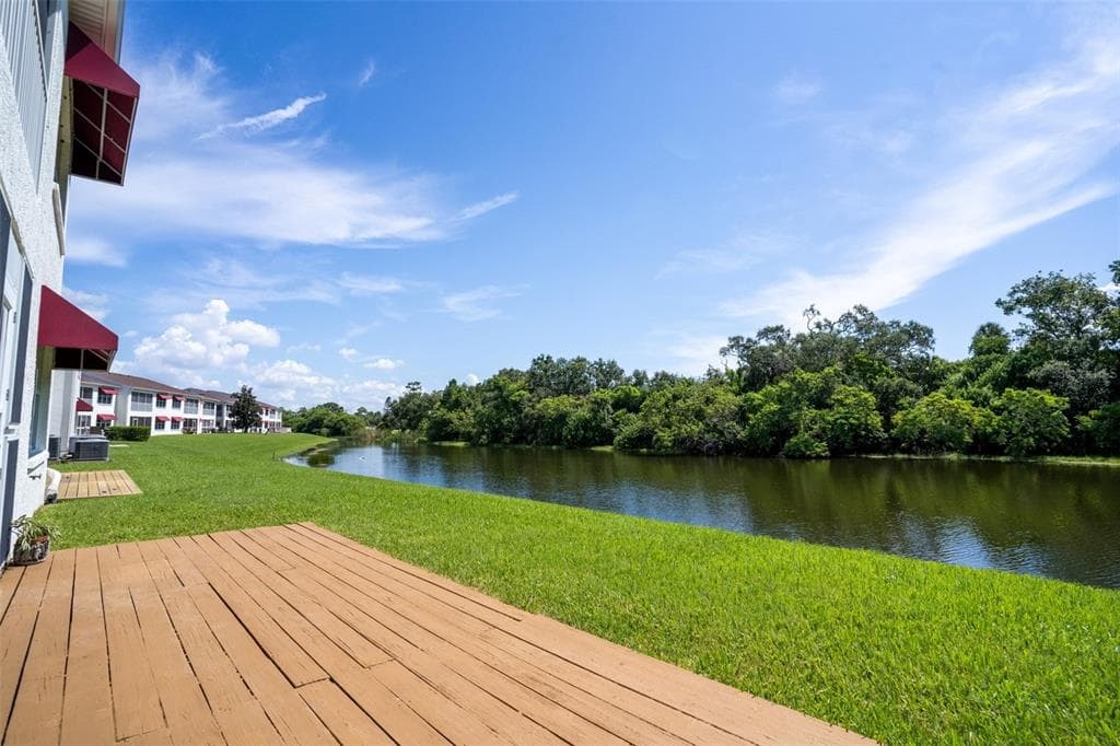 1440 WATER VIEW DRIVE W UNIT 105 LARGO, FL 33771