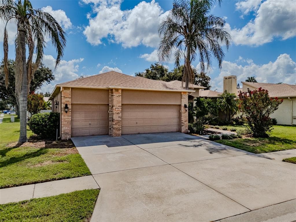 4401 BLANTYRE PLACE VALRICO, FL 33596