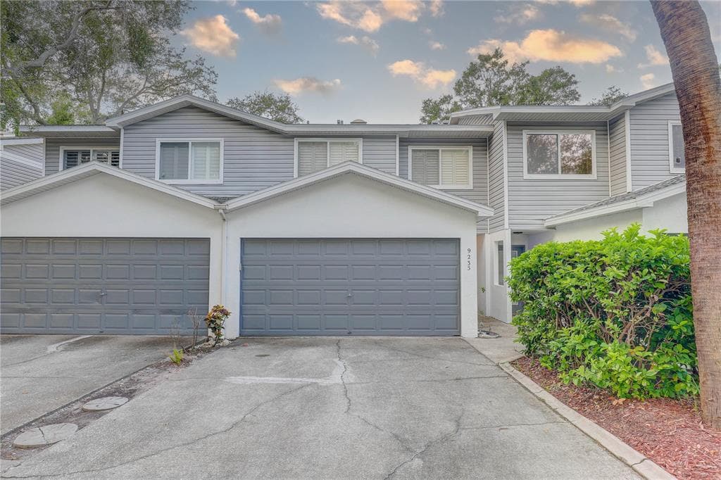 9235 JAKES PATH LARGO, FL 33771