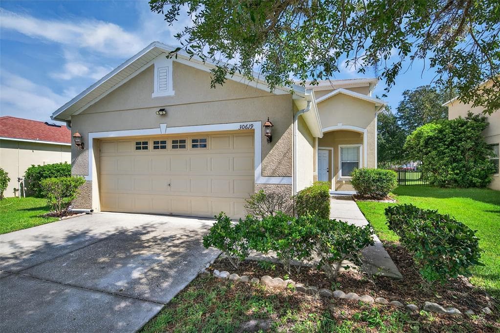 30619 WHITE BIRD AVENUE WESLEY CHAPEL, FL 33543