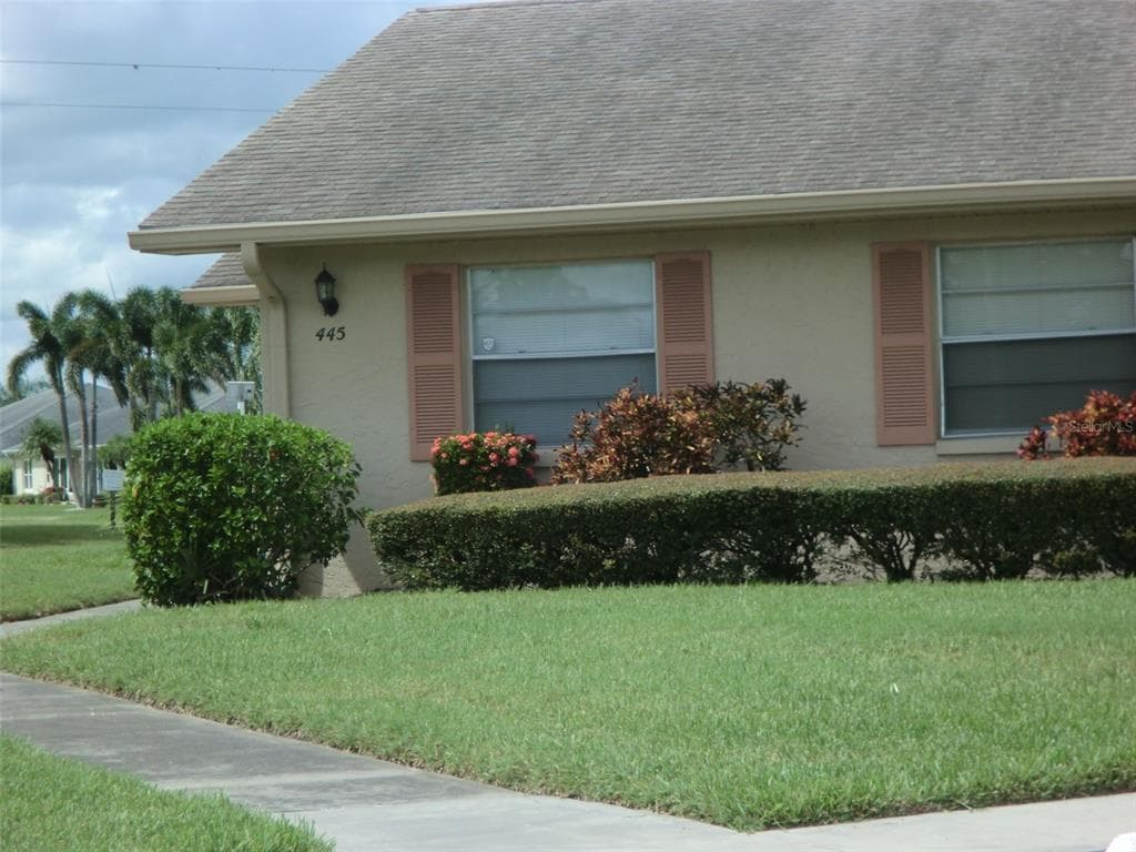 445 GLOUCESTER BOULEVARD UNIT 445 SUN CITY CENTER, FL 33573