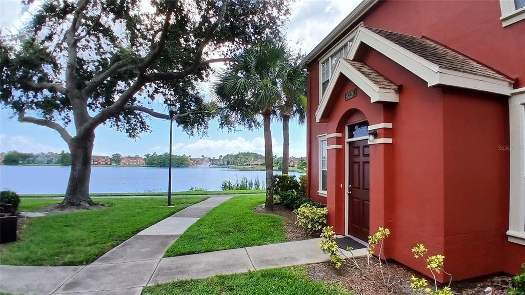 9220 LAKE CHASE ISLAND WAY TAMPA, FL 33626