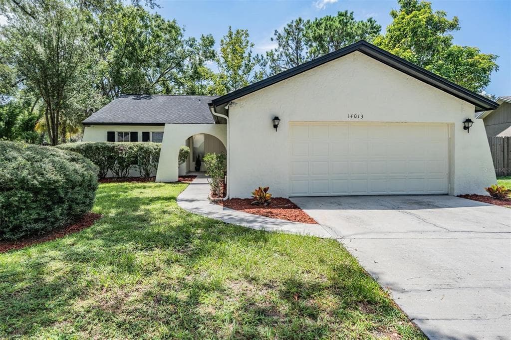 14013 BRIARDALE LANE TAMPA, FL 33618