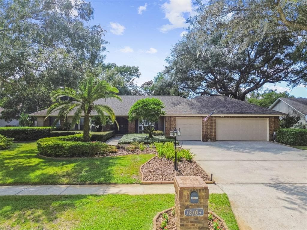 18104 WOODCREEK PLACE LUTZ, FL 33548