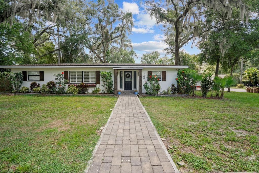 7001 N 15TH STREET TAMPA, FL 33610