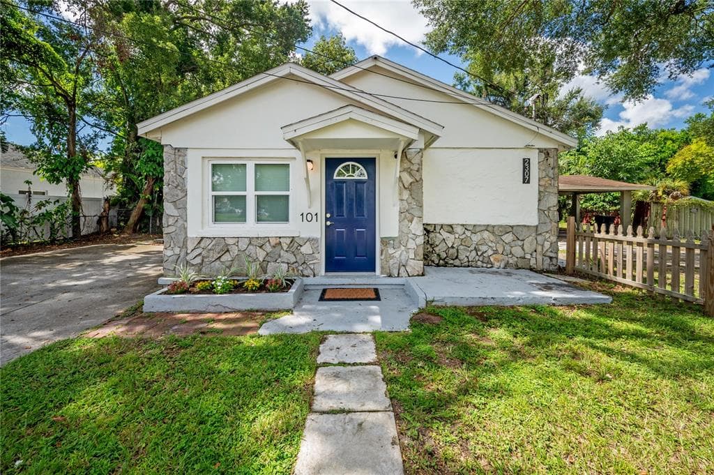 2307 E OSBORNE AVENUE UNIT 101 TAMPA, FL 33610