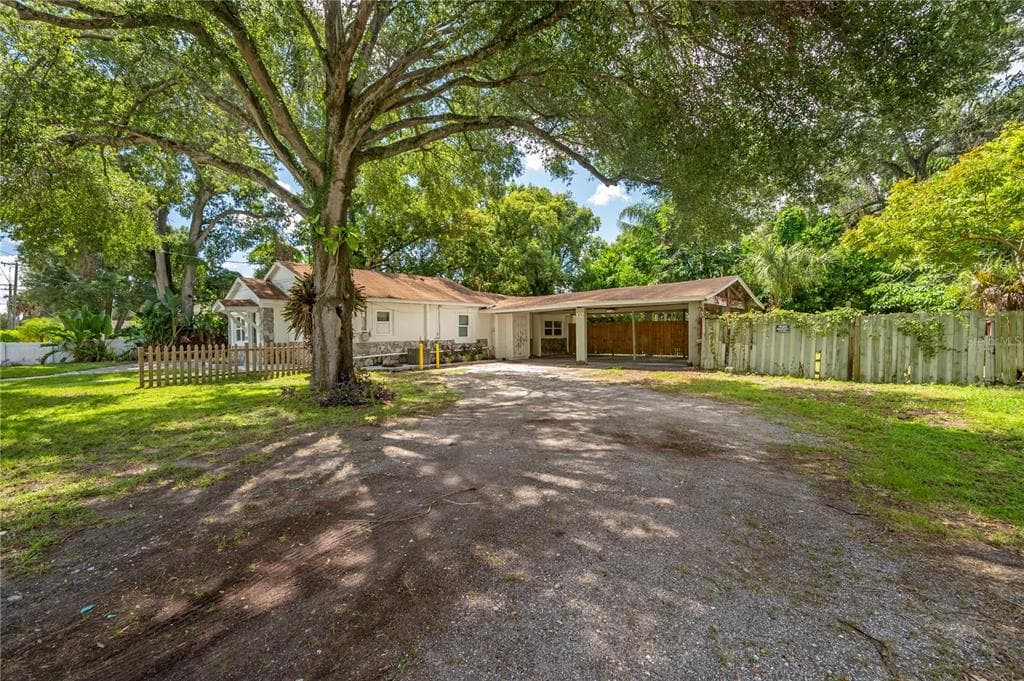 2307 E OSBORNE AVENUE UNIT 102 TAMPA, FL 33610