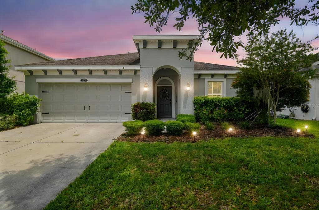 8228 SUNLIT HORIZON LANE LAND O LAKES, FL 34637