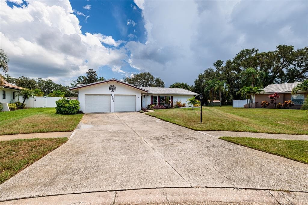 1027 GROVEWOOD COURT CLEARWATER, FL 33764