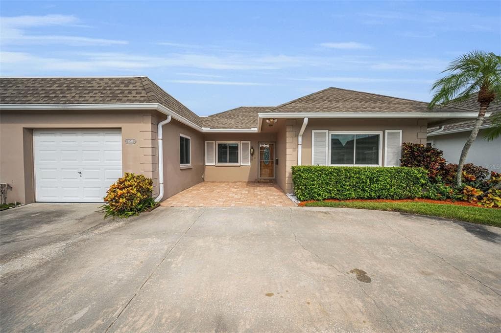 6561 GOLDEN HORSESHOE DRIVE SEMINOLE, FL 33777