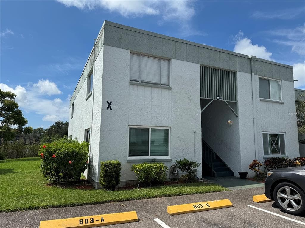 803 N KEENE ROAD UNIT X5 CLEARWATER, FL 33755