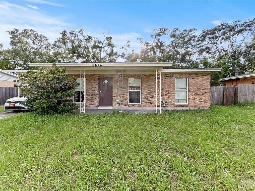 8416 TUPELO DRIVE TAMPA, FL 33637