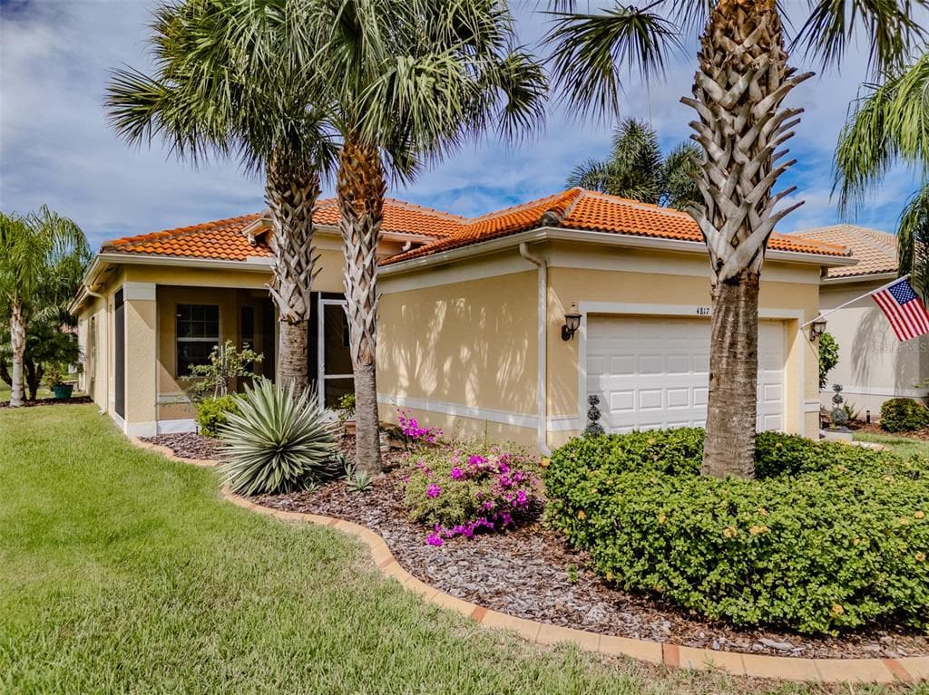 4817 SANDY GLEN WAY WIMAUMA, FL 33598