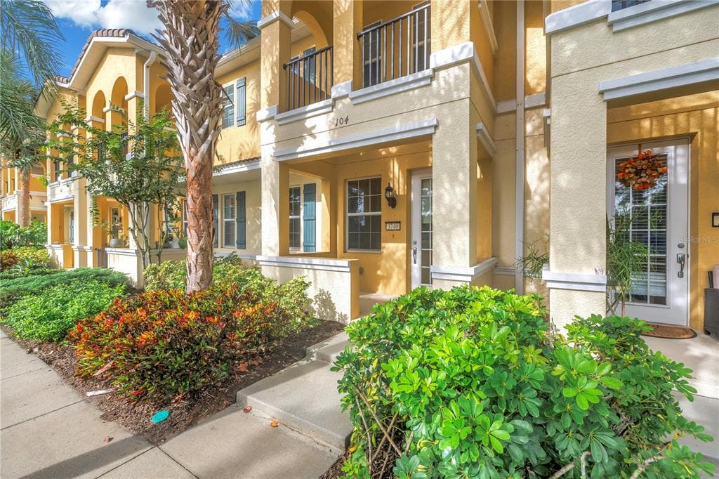 3740 82ND AVENUE CIRCLE E UNIT 104 SARASOTA, FL 34243