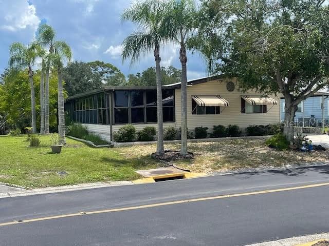 104 N SAINT THOMAS CIRCLE APOLLO BEACH, FL 33572