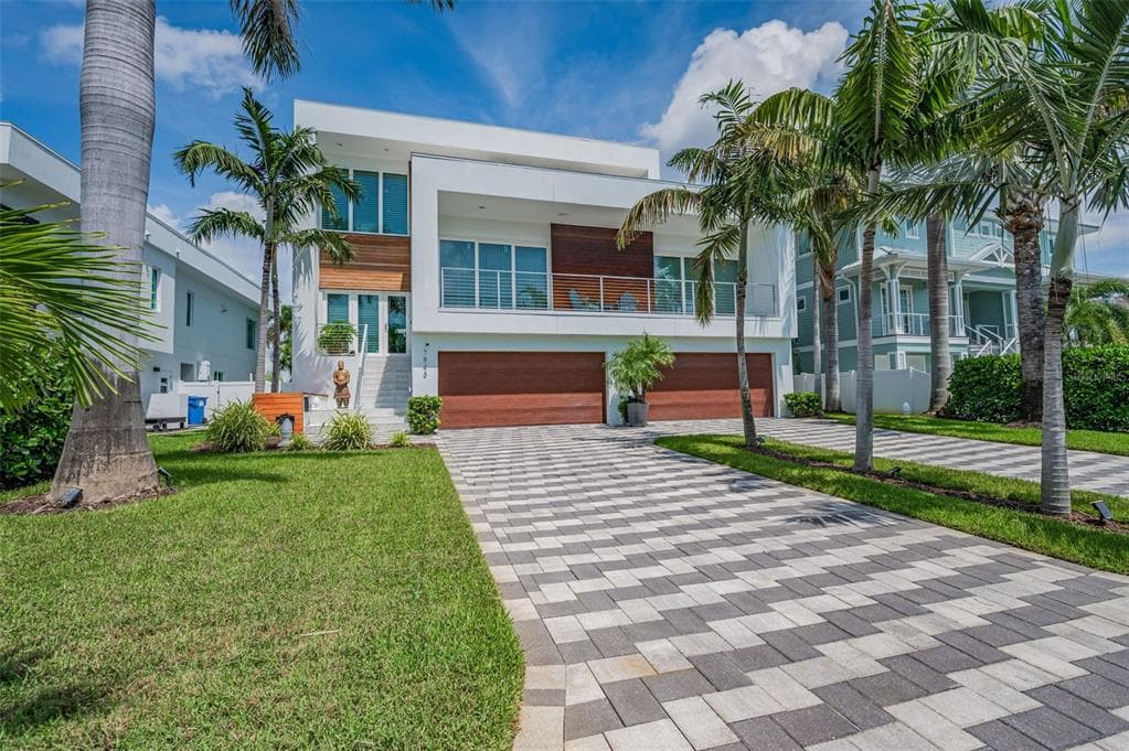 7843 10TH AVENUE S ST PETERSBURG, FL 33707