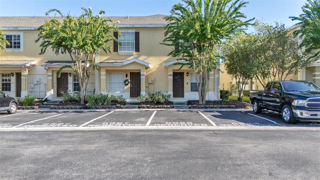 8525 TRAIL WIND DRIVE TAMPA, FL 33647