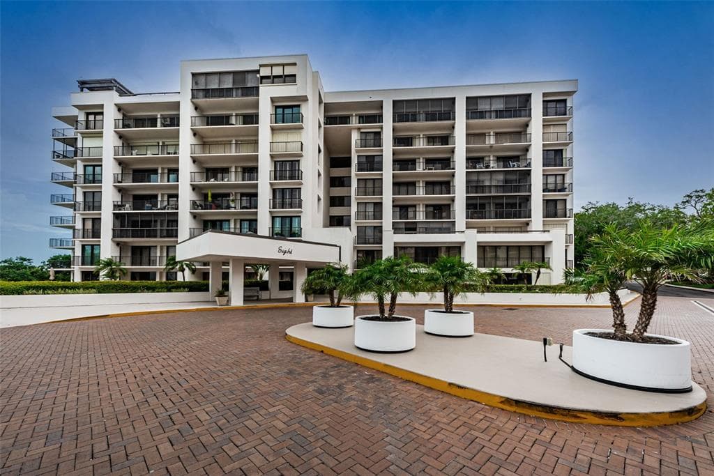 8 BELLEVIEW BOULEVARD UNIT 601 BELLEAIR, FL 33756