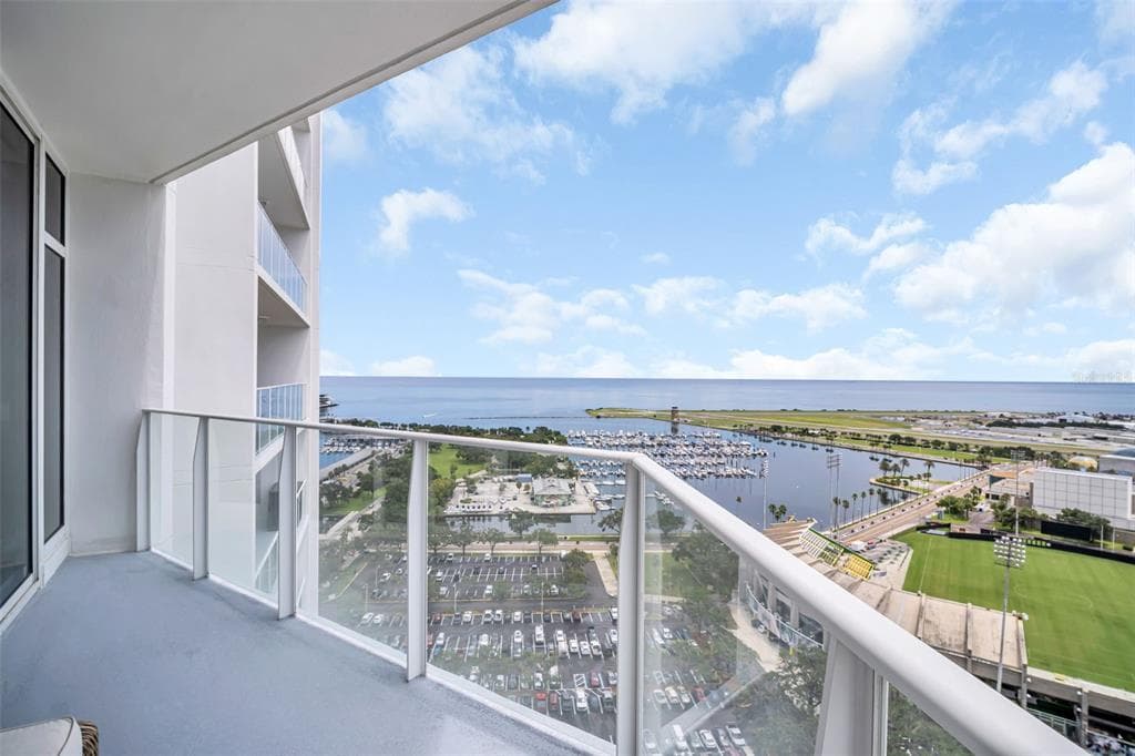 175 1ST STREET S UNIT 2305 ST PETERSBURG, FL 33701