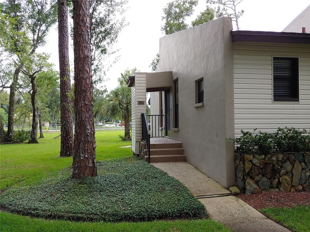 1000 TARPON WOODS BOULEVARD UNIT 704 PALM HARBOR, FL 34685