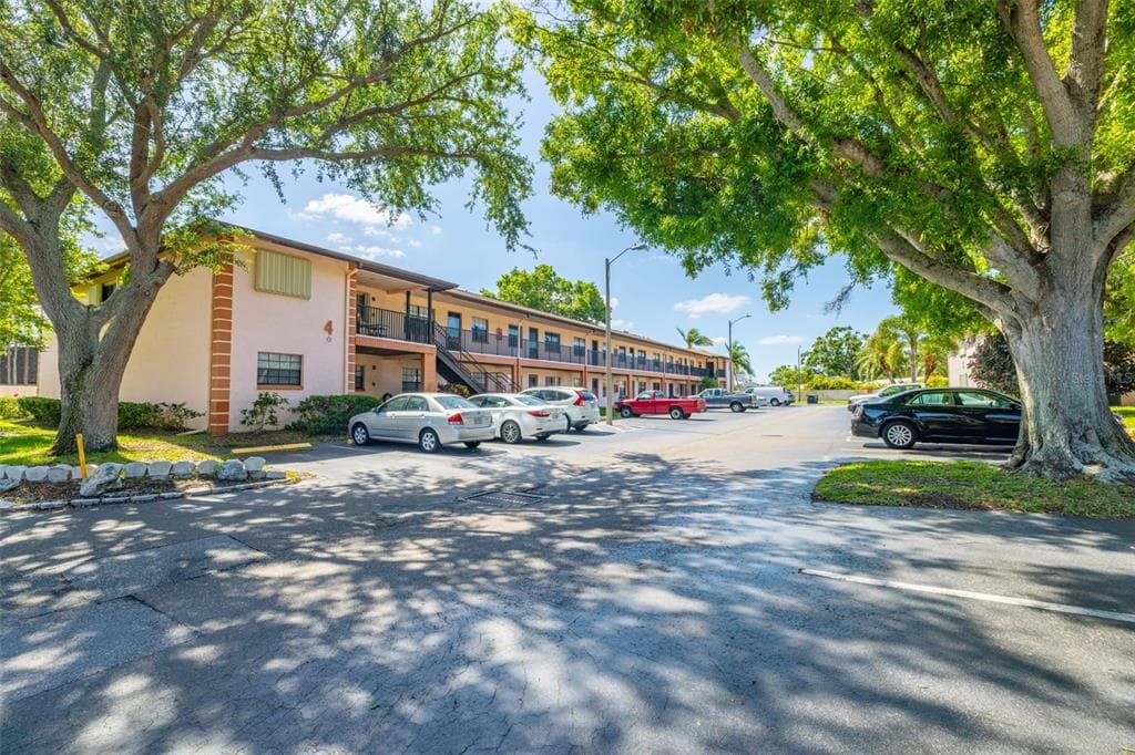 13250 RIDGE ROAD UNIT 4B3 LARGO, FL 33778