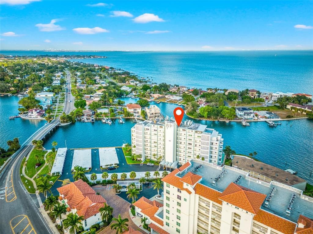 1365 SNELL ISLE BOULEVARD NE UNIT 8D ST PETERSBURG, FL 33704