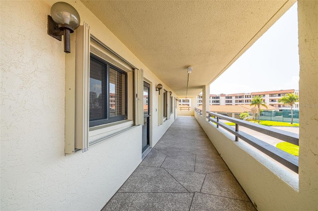 103 1ST STREET E UNIT 115 TIERRA VERDE, FL 33715