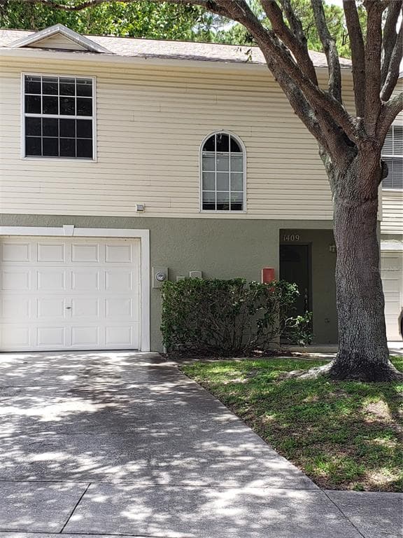 1409 ADAMS CIRCLE E LARGO, FL 33771