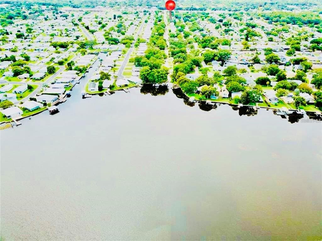 68 LAKE SHORE DRIVE PALM HARBOR, FL 34684