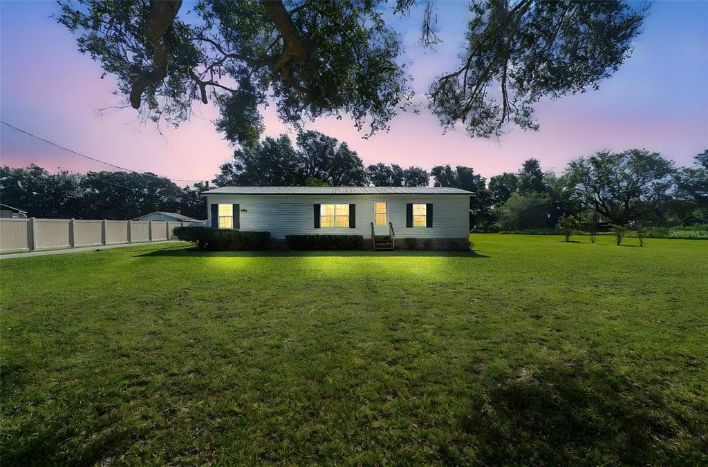 4608 WYLEY AVENUE PLANT CITY, FL 33567