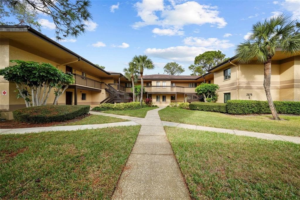 2679 SABAL SPRINGS CIRCLE UNIT 203 CLEARWATER, FL 33761
