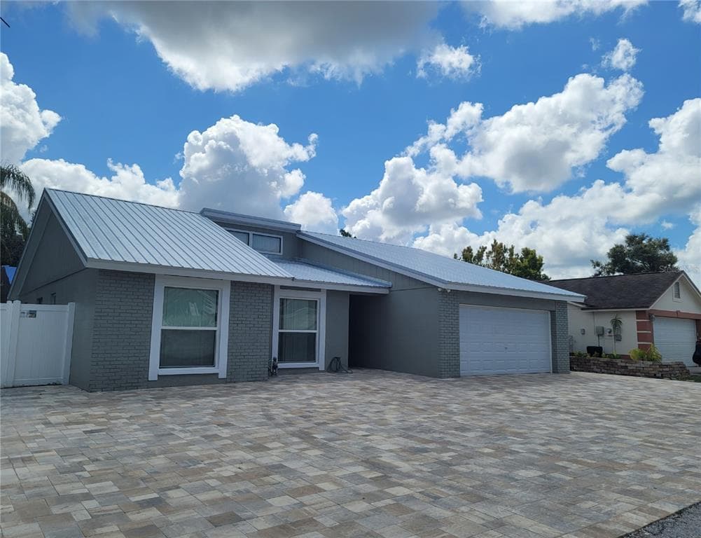 9508 PEMBRIDGE COURT TAMPA, FL 33615