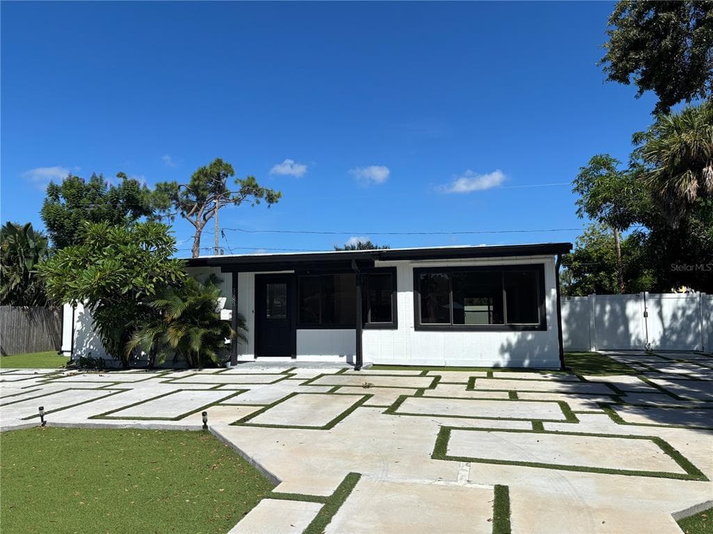 3983 MARLIN DRIVE SE ST PETERSBURG, FL 33705