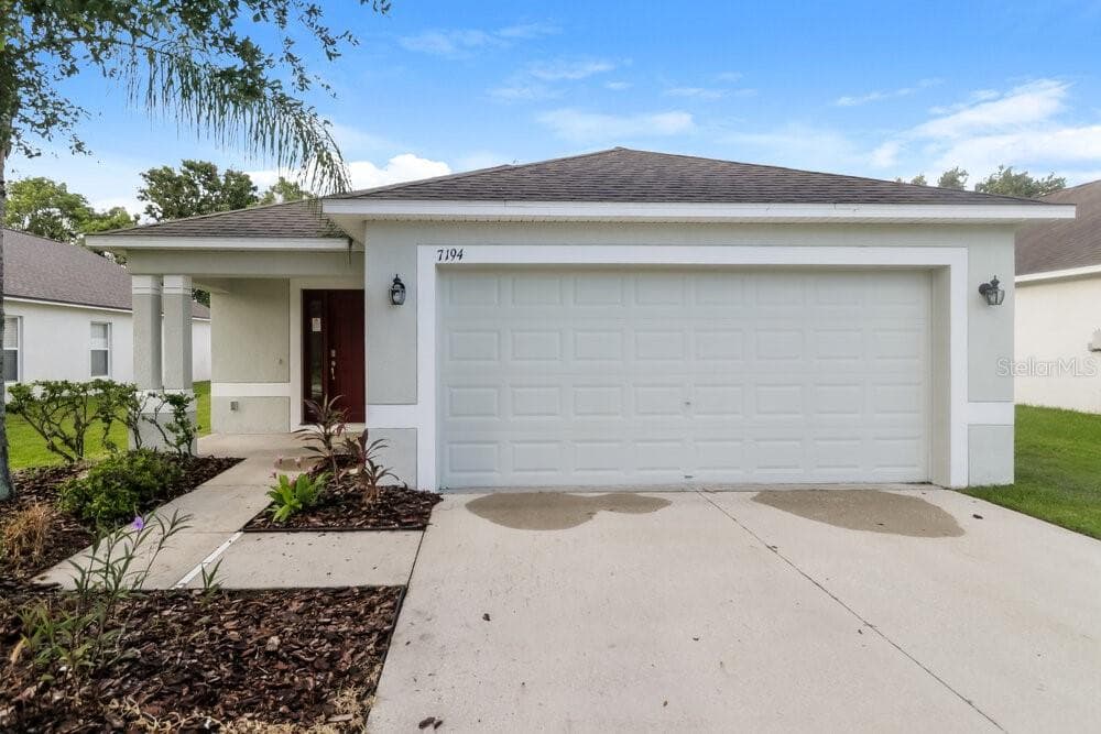 7194 CEDARCREST BOULEVARD LAKELAND, FL 33810