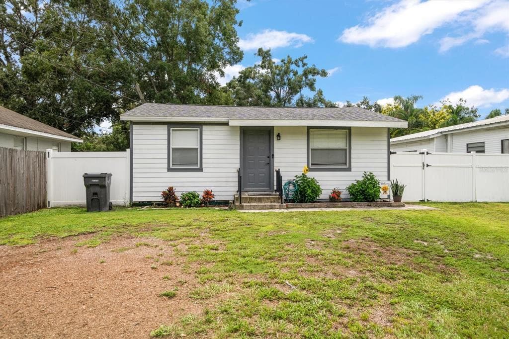 3270 70TH AVENUE N ST PETERSBURG, FL 33702