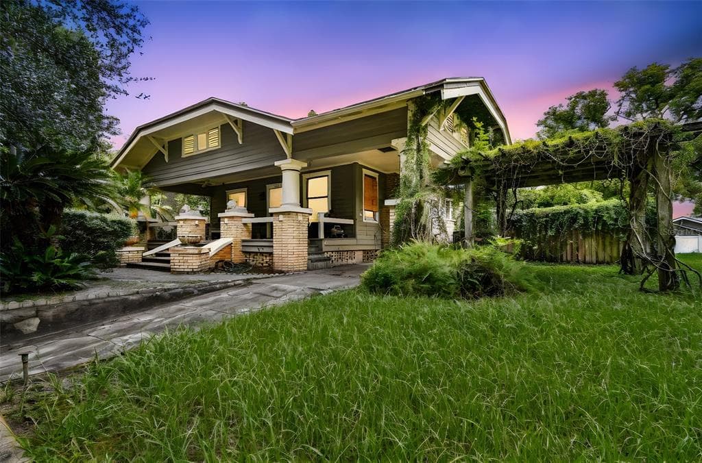 5606 N MIAMI AVENUE TAMPA, FL 33604