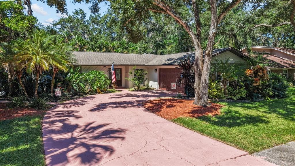 20 PINEWOOD CIRCLE SAFETY HARBOR, FL 34695