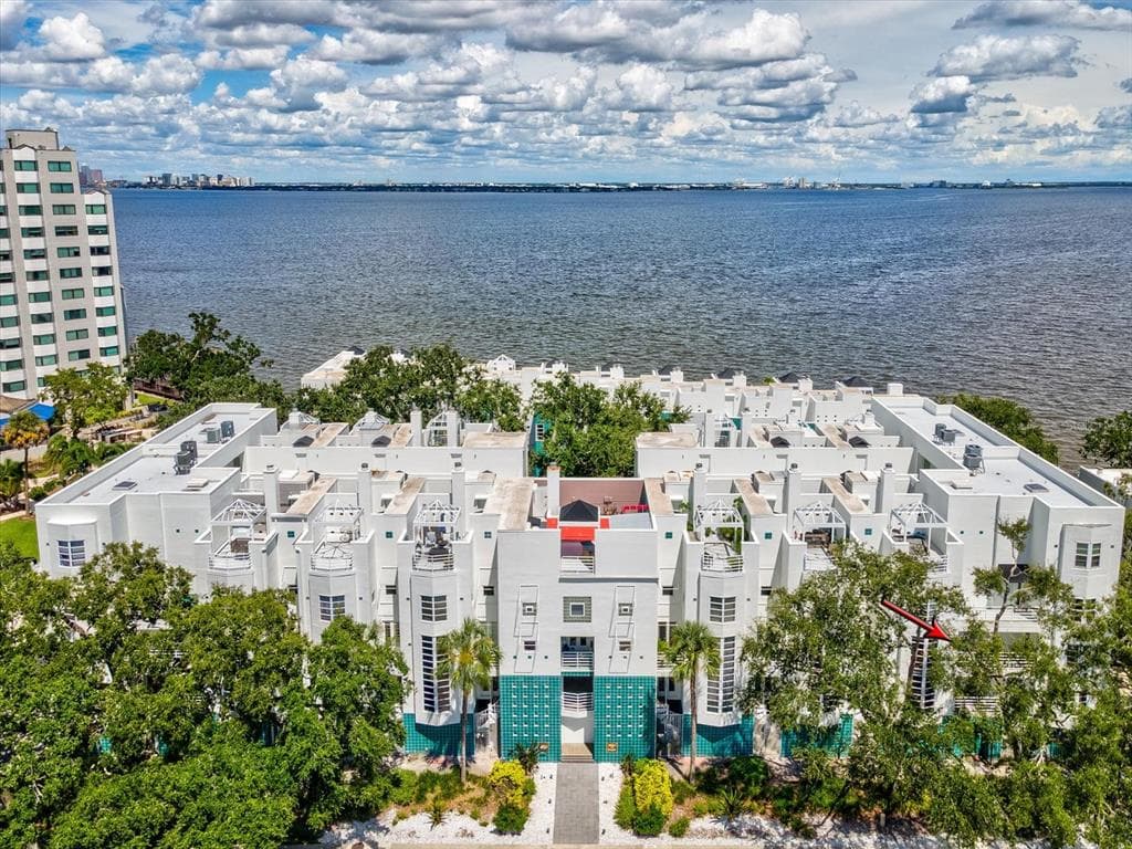 4950 BAYSHORE BOULEVARD UNIT 1