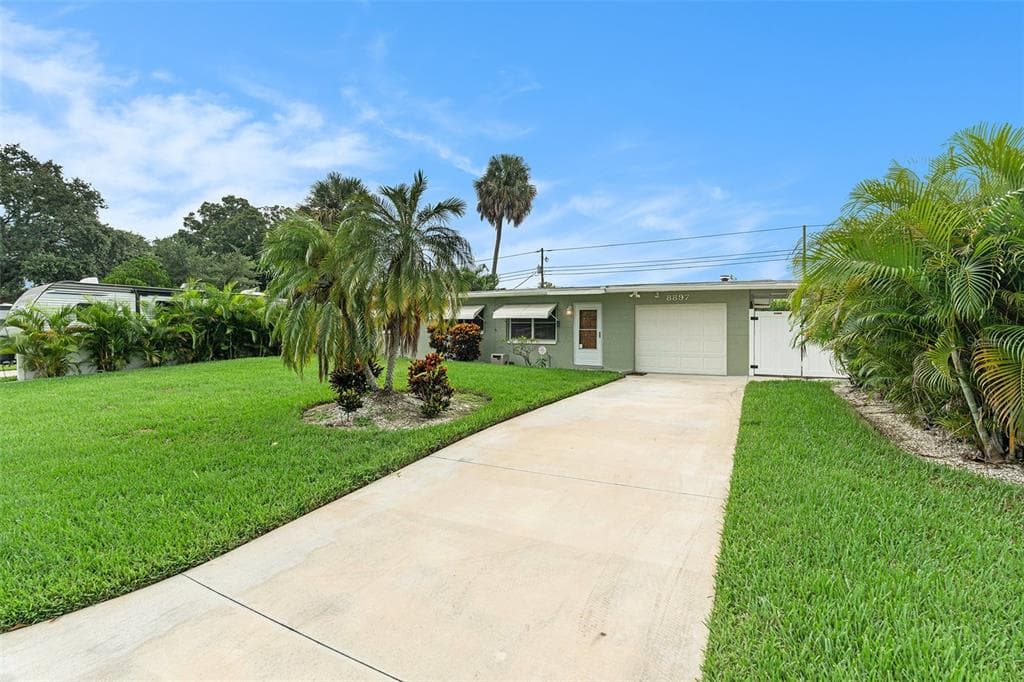 8897 OSPREY LANE SEMINOLE, FL 33777