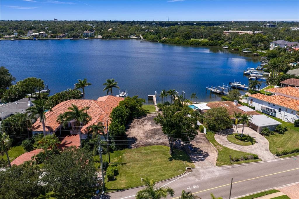 1344 MONTEREY BOULEVARD NE ST PETERSBURG, FL 33704