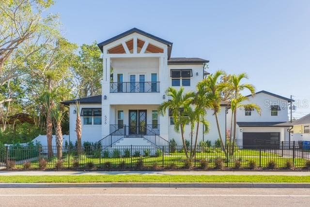 526 39TH AVENUE S ST PETERSBURG, FL 33705