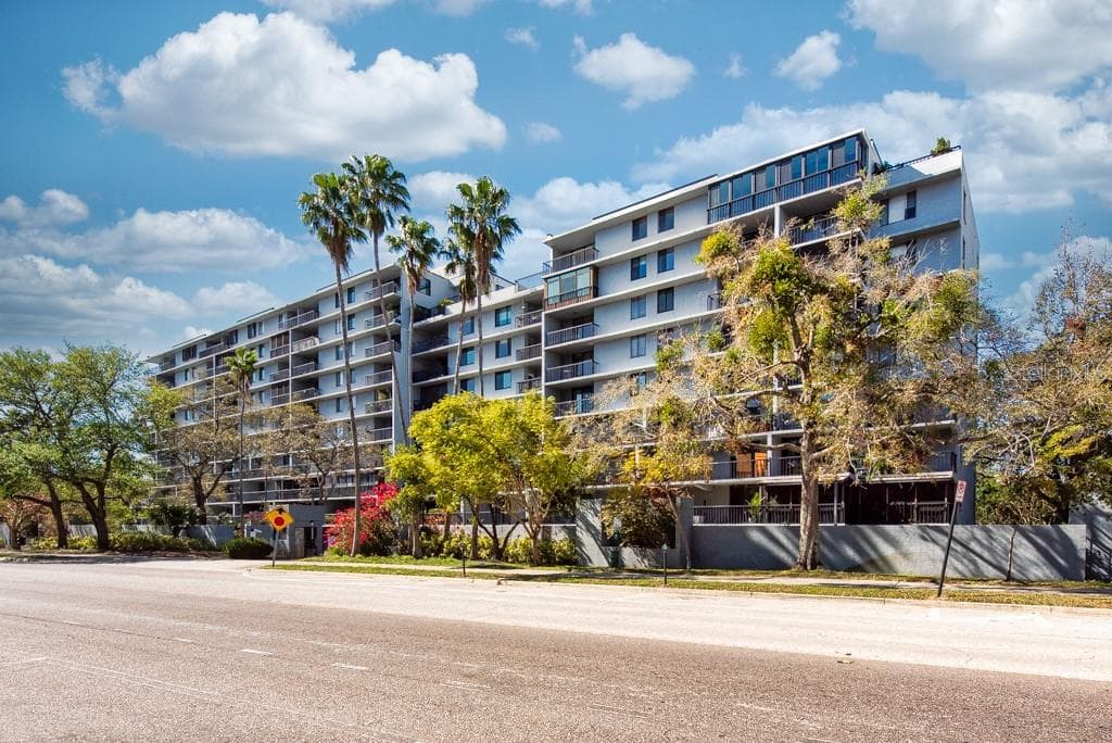 201 W LAUREL STREET UNIT 909 TAMPA, FL 33602
