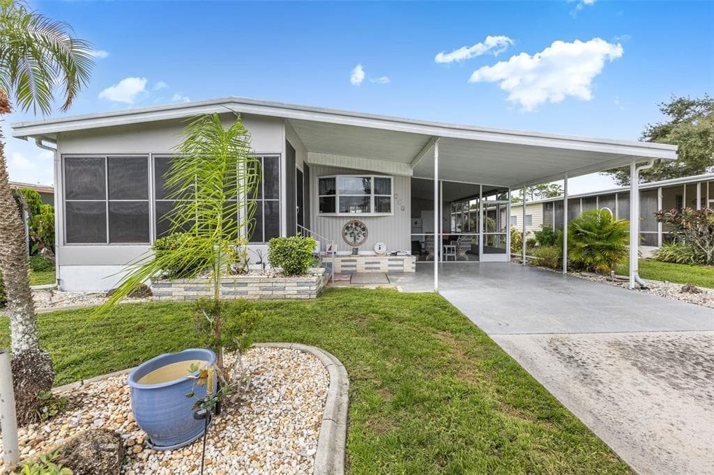 204 LA ROSAS NORTH PORT, FL 34287